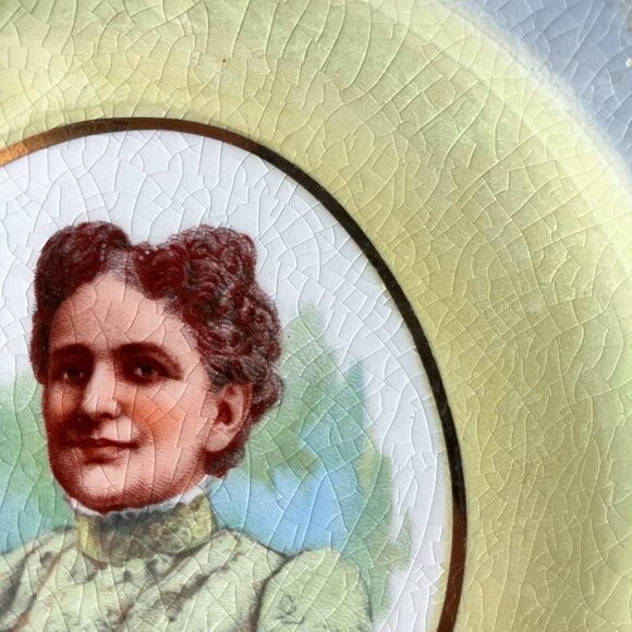Mrs. McKinley Portrait Plate • Imperial China • Ida Saxton McKinley • Early 1900 - Picture 3 of 6